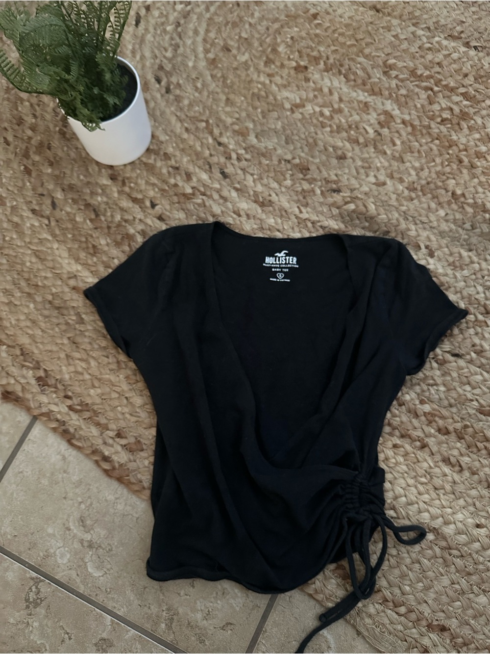 BLACK WRAP RUCHED SIDE TOP